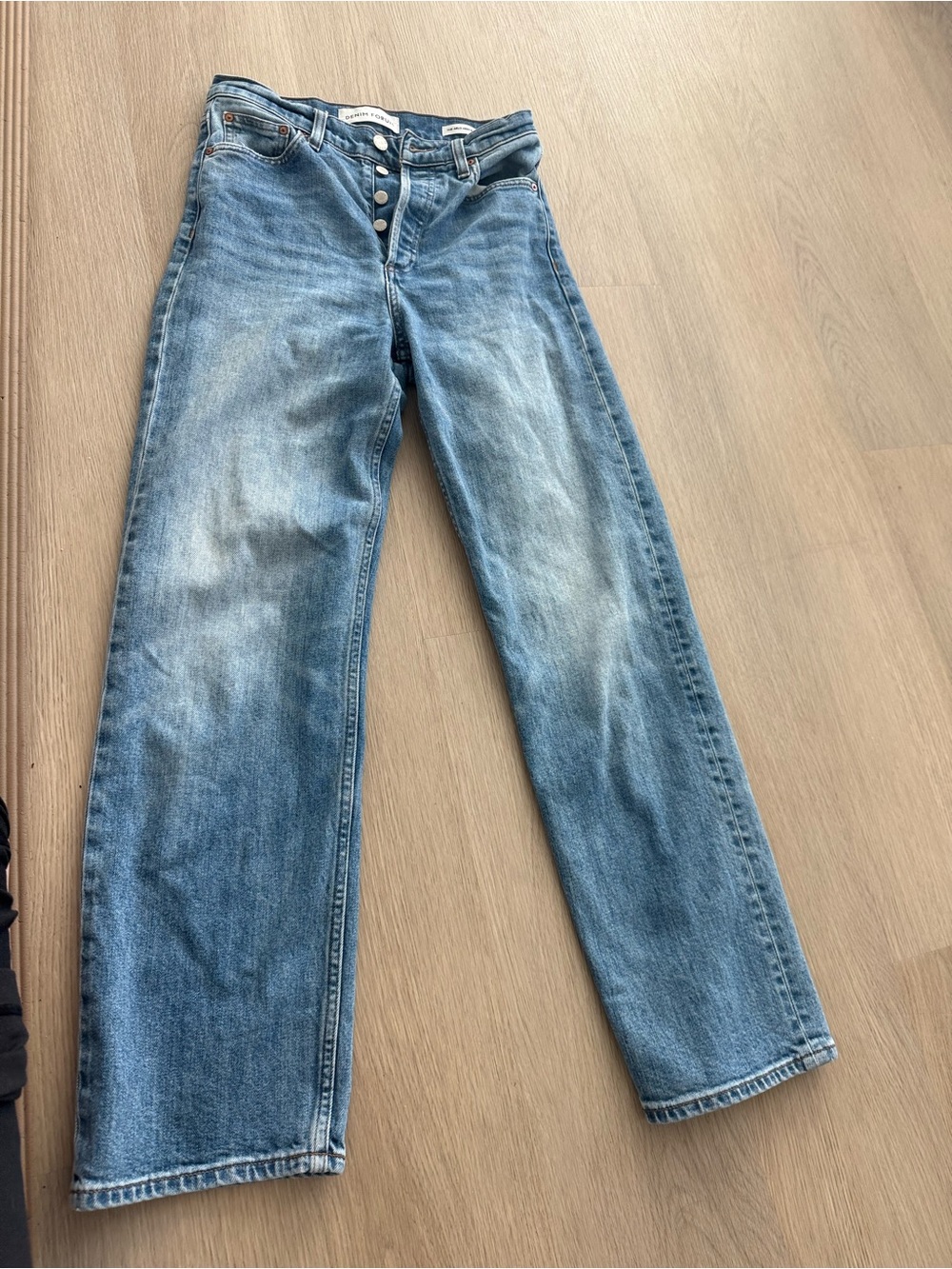 Denim Forum Arlo 28L Women's Straight-Leg Jeans - Light Blue Wash